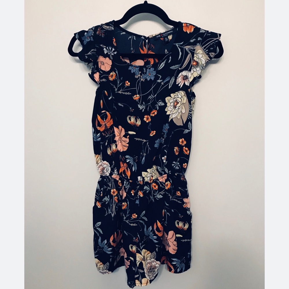 ADORABLE Floral Romper! 😍🌸🌼